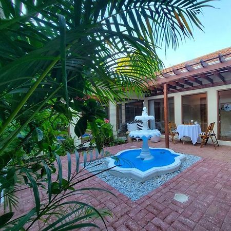 Vive Utila - Bed & Breakfast Exterior photo