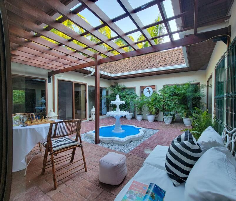 Vive Utila - Bed & Breakfast Exterior photo