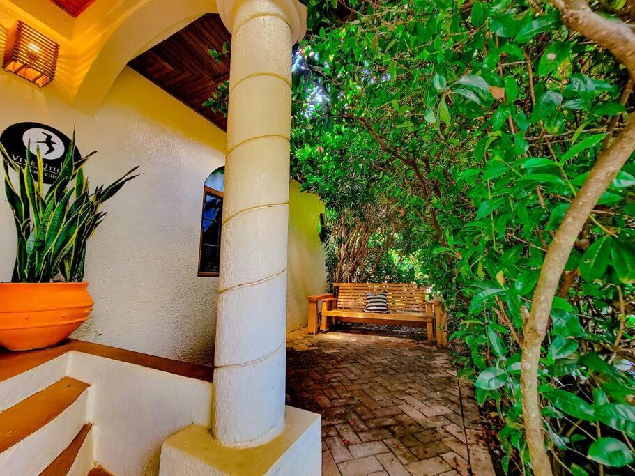 Vive Utila - Bed & Breakfast Exterior photo