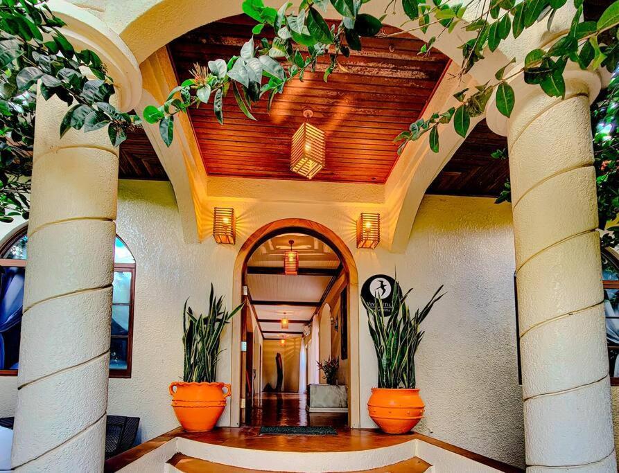 Vive Utila - Bed & Breakfast Exterior photo