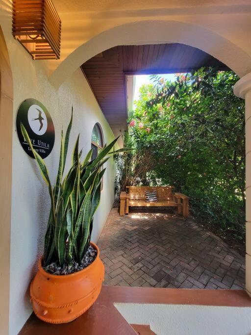 Vive Utila - Bed & Breakfast Exterior photo