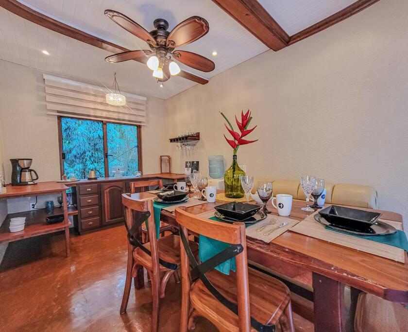 Vive Utila - Bed & Breakfast Exterior photo