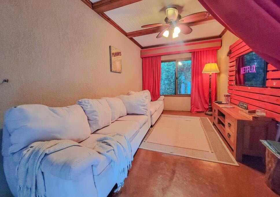 Vive Utila - Bed & Breakfast Exterior photo